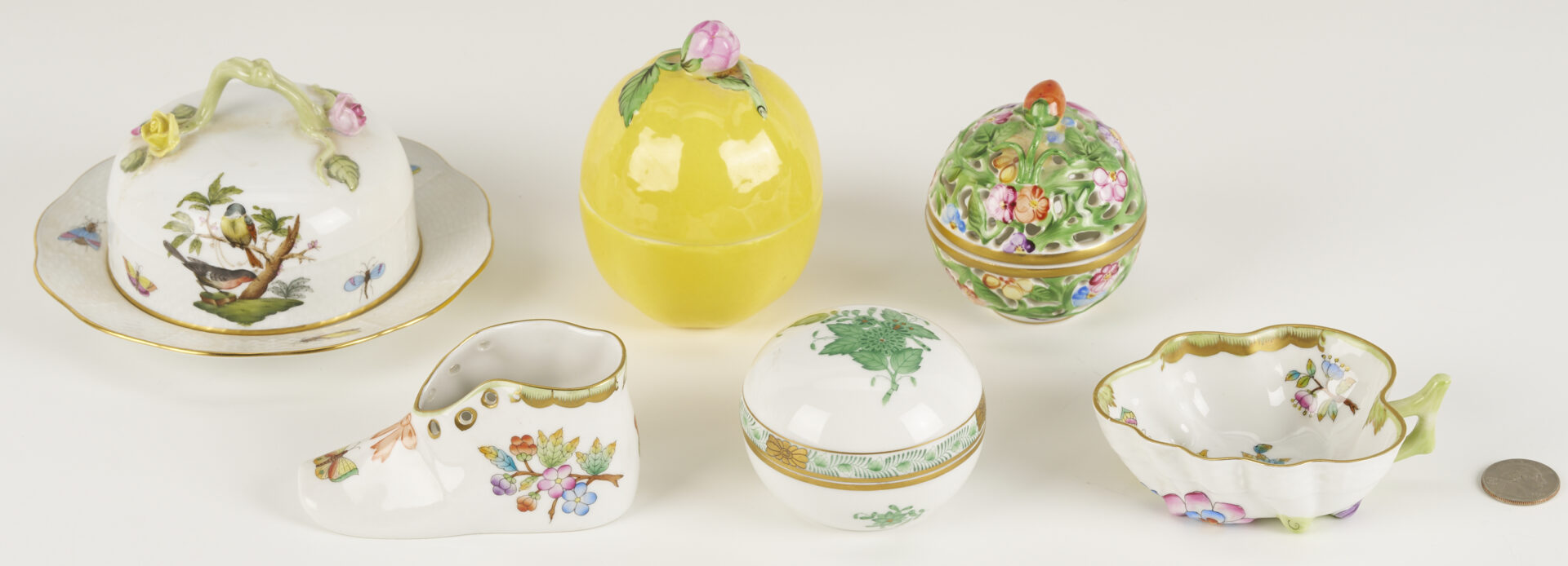Lot 1155: 6 Herend Porcelain Table Items