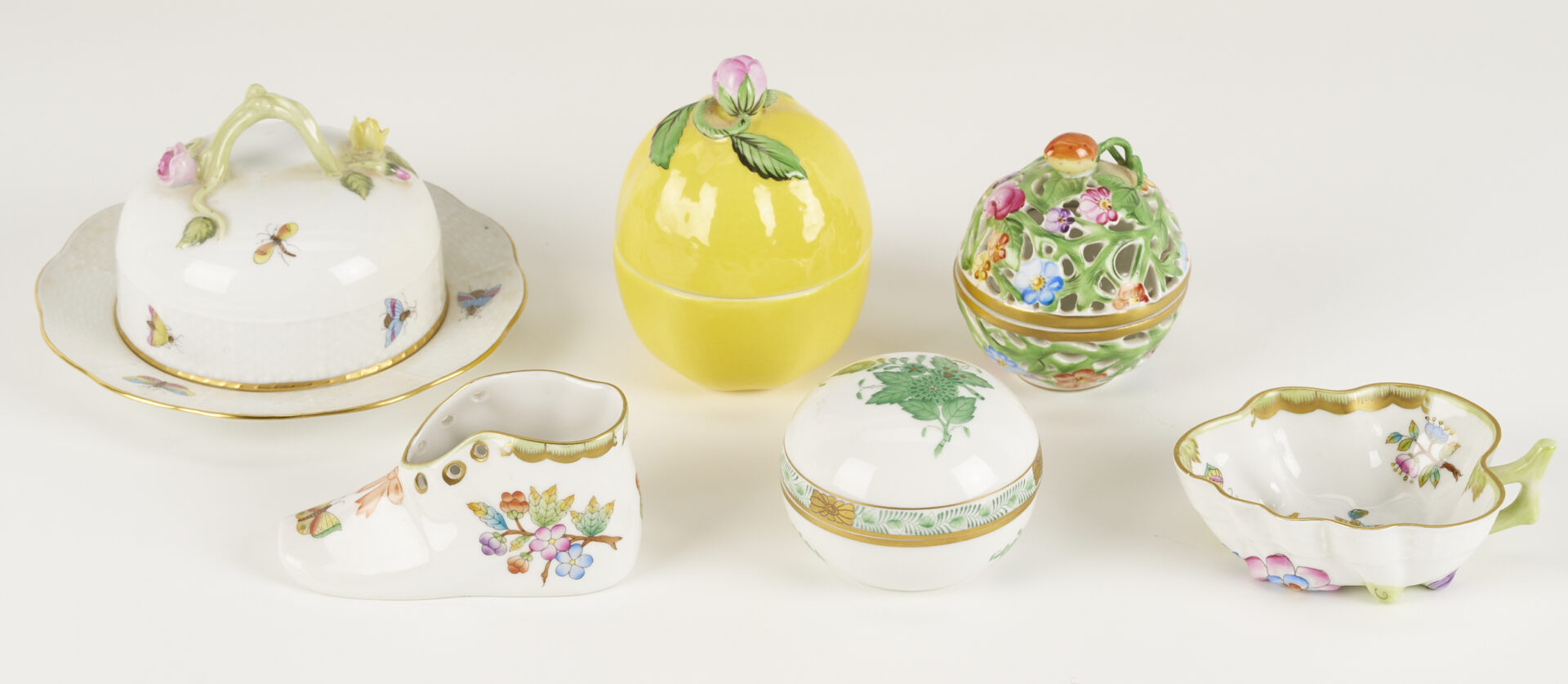 Lot 1155: 6 Herend Porcelain Table Items
