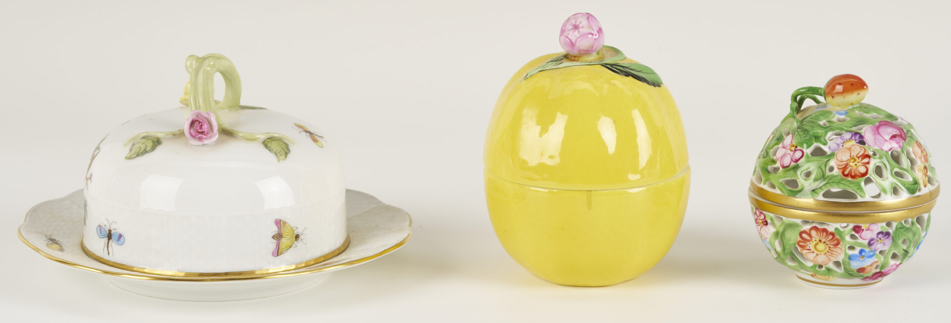 Lot 1155: 6 Herend Porcelain Table Items