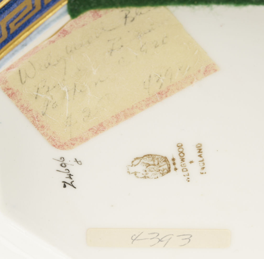 Lot 1159: Wedgwood Lustre Powder Blue Chinoiserie Octagon Bowl