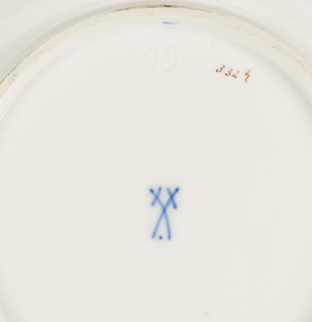 Lot 1160: 2 Meissen Porcelain Items, Coffee Pot & Bowl