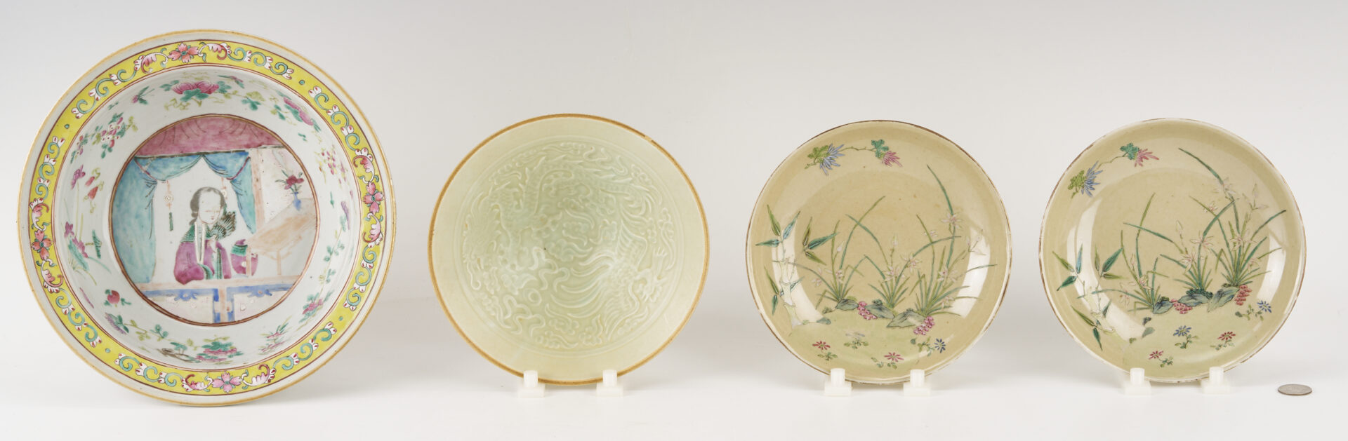 Lot 1163: Chinese Famille Rose Double Eared Vase and 4 Asian Porcelain Items