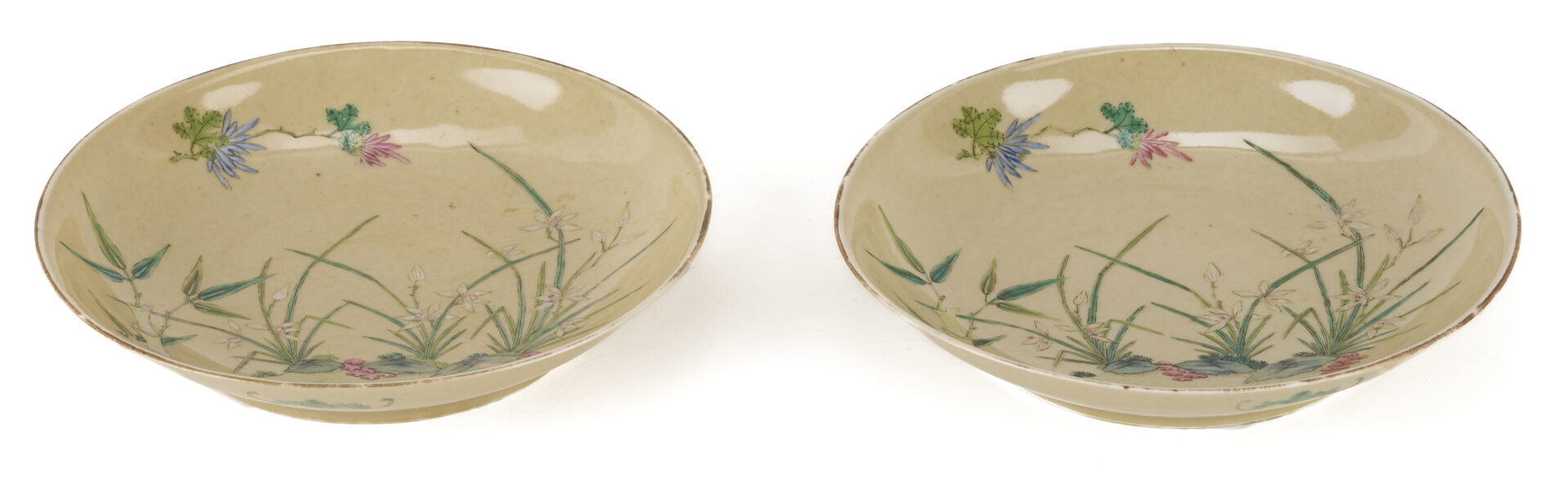 Lot 1163: Chinese Famille Rose Double Eared Vase and 4 Asian Porcelain Items