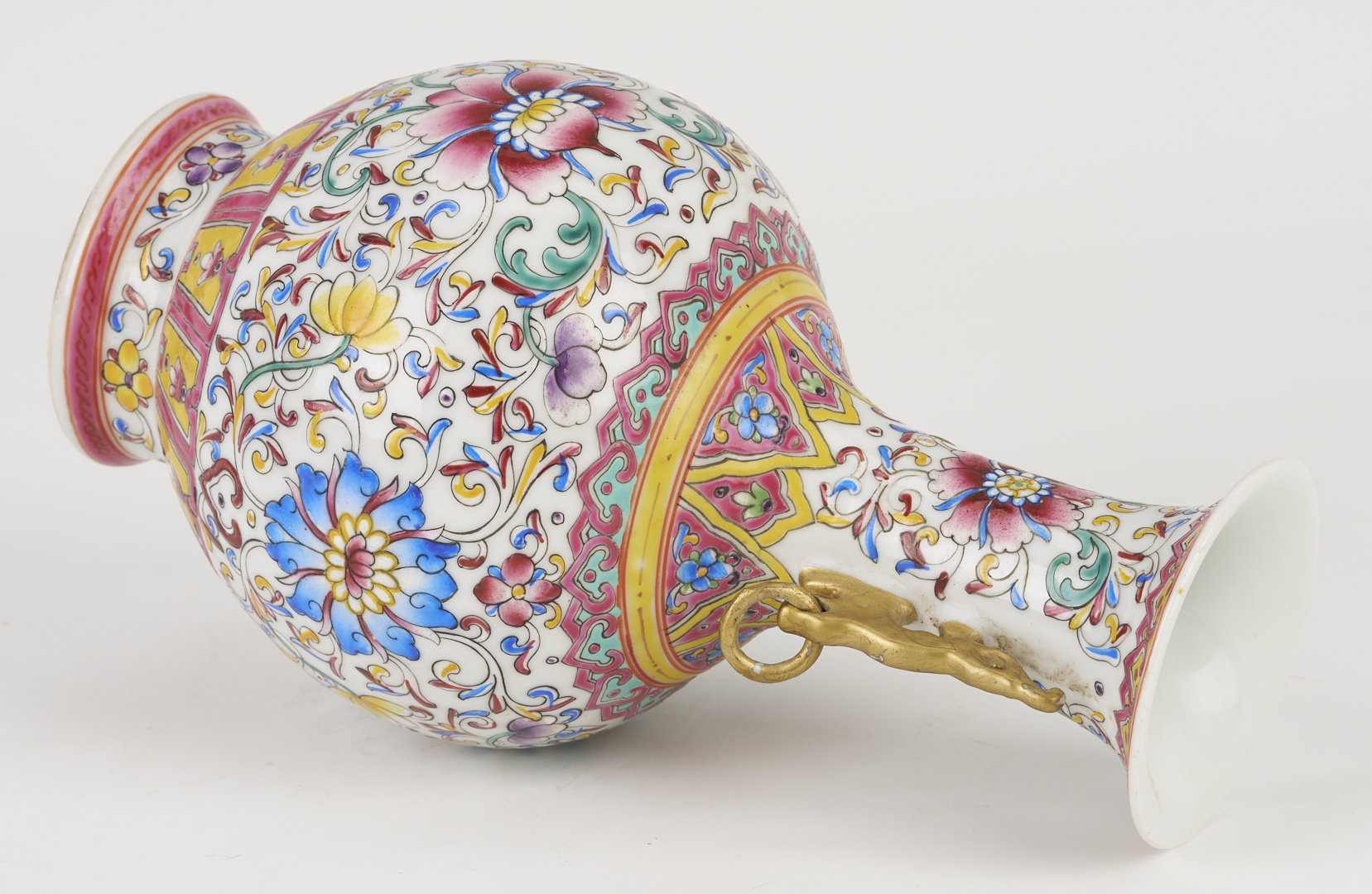 Lot 1163: Chinese Famille Rose Double Eared Vase and 4 Asian Porcelain Items