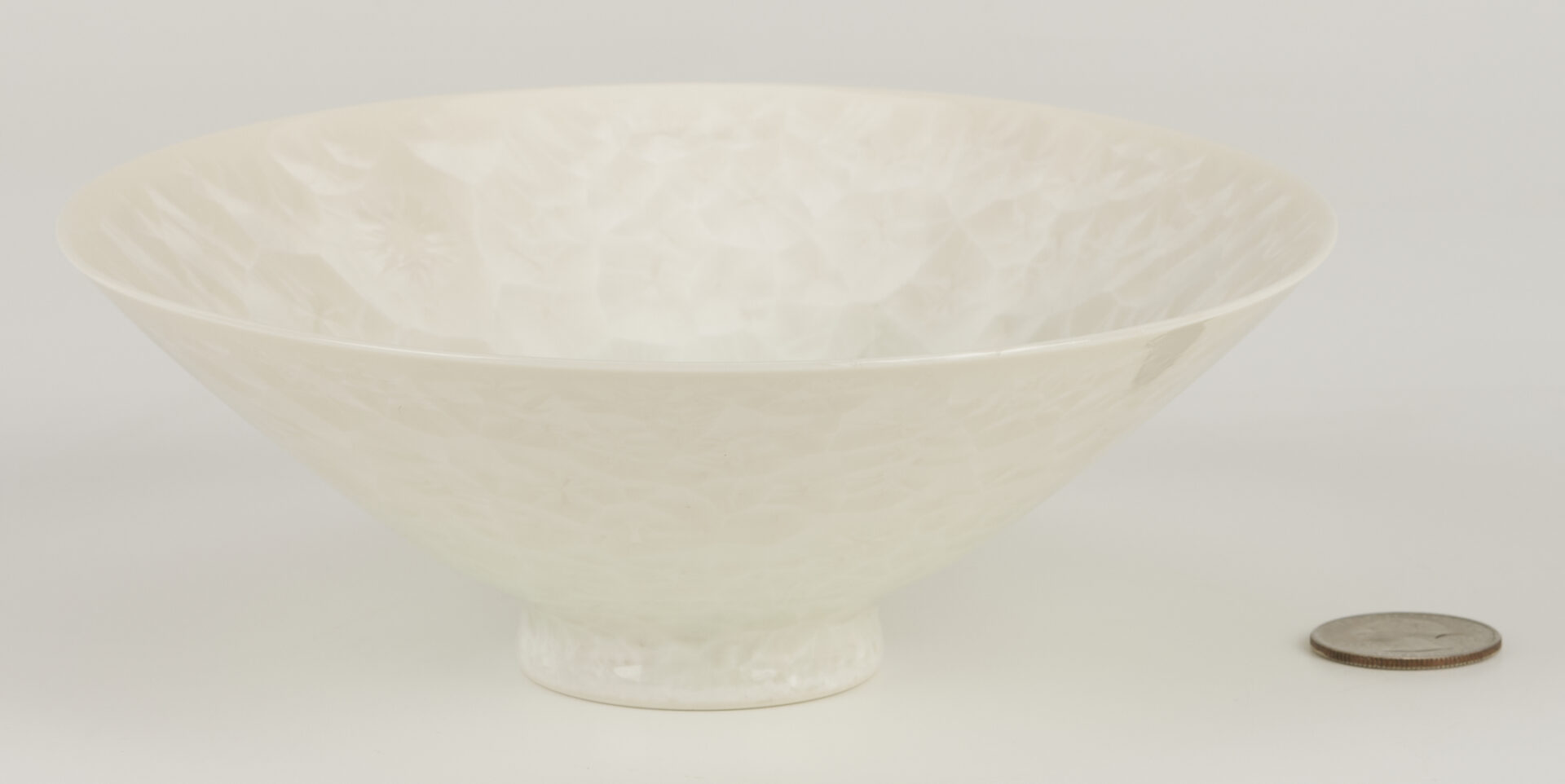 Lot 1168: Asian Bowl, Gift From President Lee Tong-Hui of China