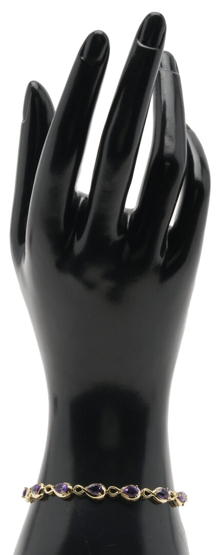 Lot 1222: 14K Gold & Amethyst Bracelet