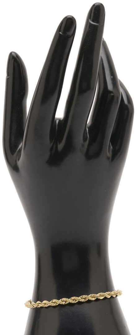 Lot 1242: 14K Gold Rope Chain Bracelet