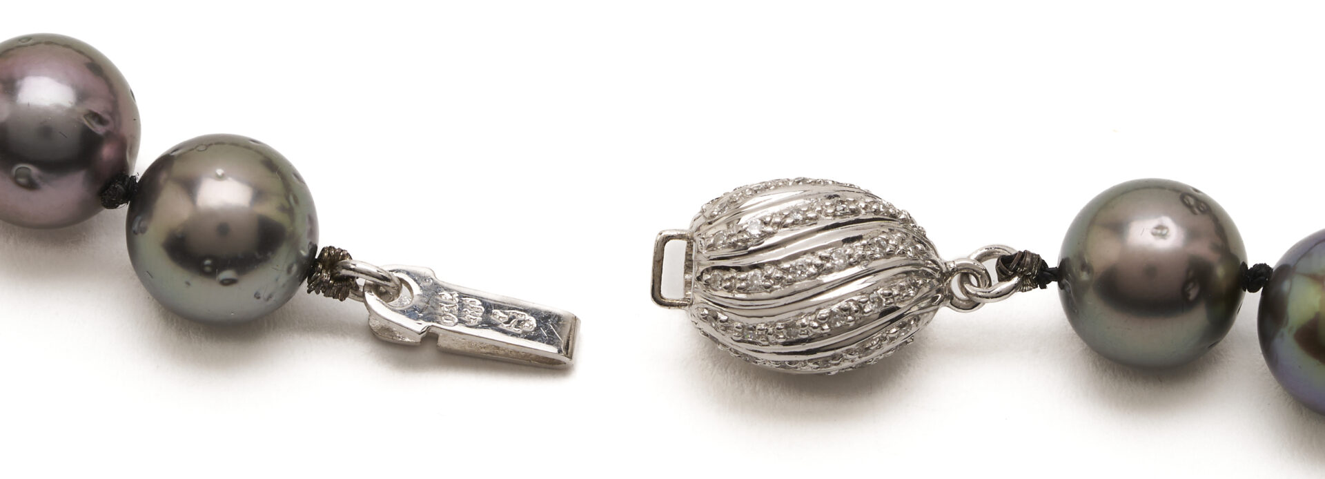 Lot 1251: Tahitian Pearl Necklace & Earrings