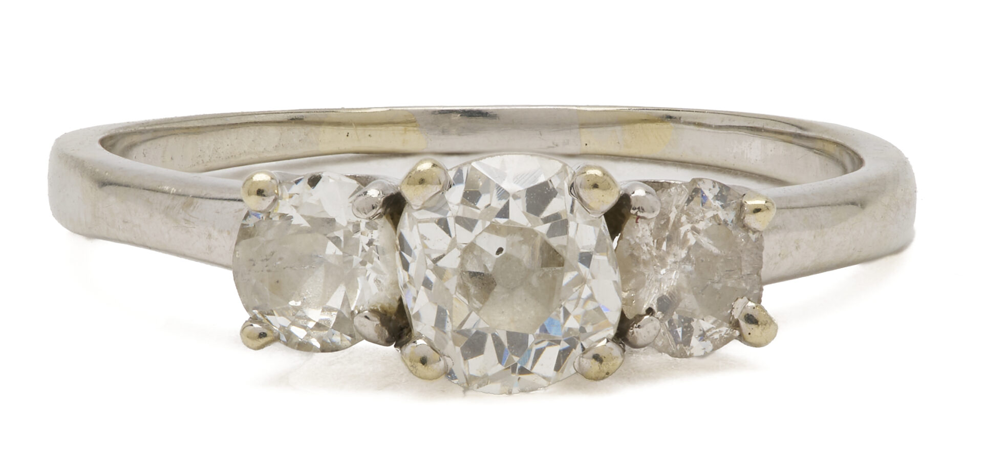 Lot 1260: 18K White Gold Diamond Jabel Ring