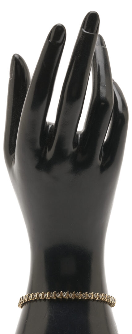 Lot 1275: 10K Gold Diamond Tennis Bracelet