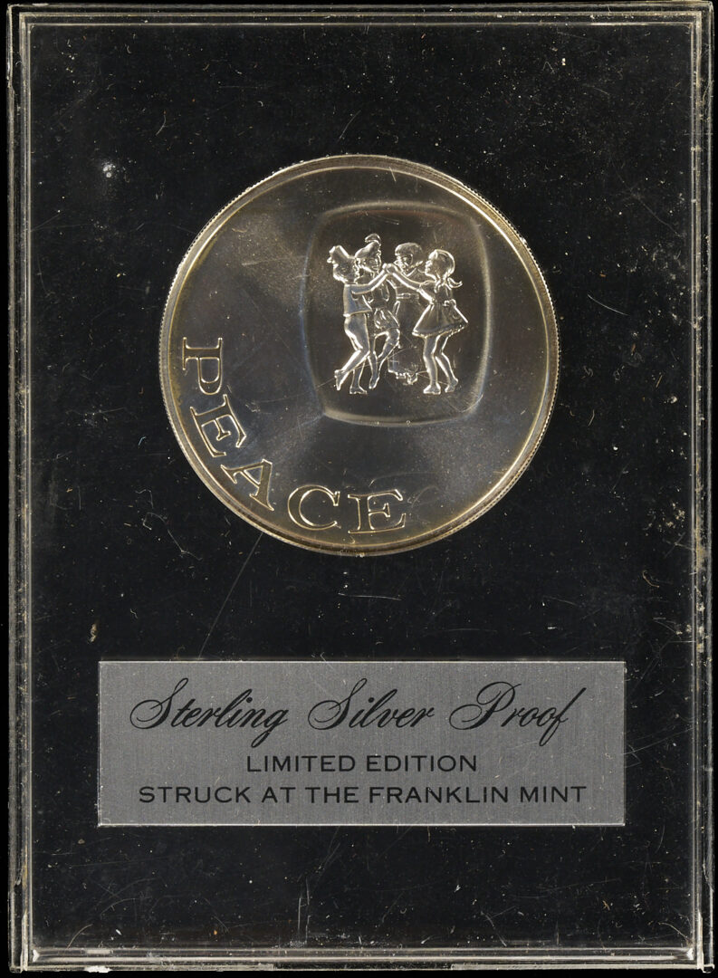 Lot 1293: 1973 Franklin Mint Calendar Silver Medallion, Original Box
