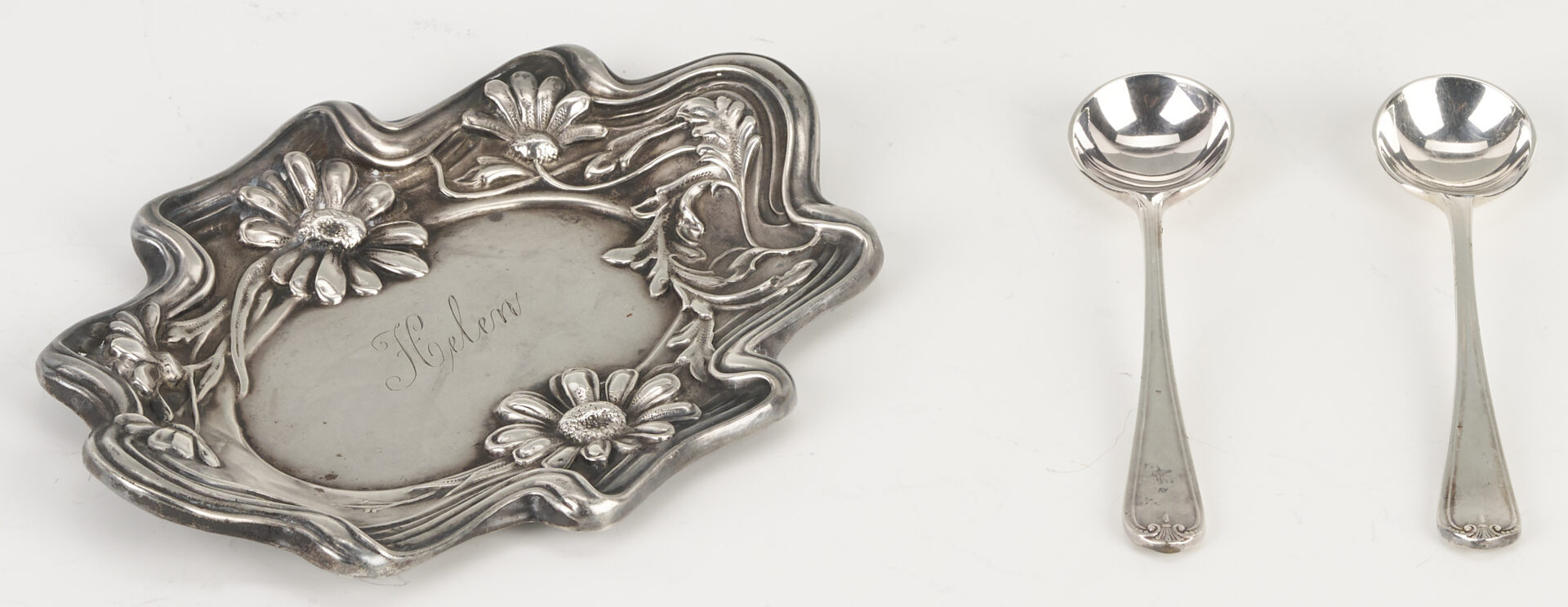 Lot 1309: 6 Silver items incl. Tiffany Silverplated Entree Dish