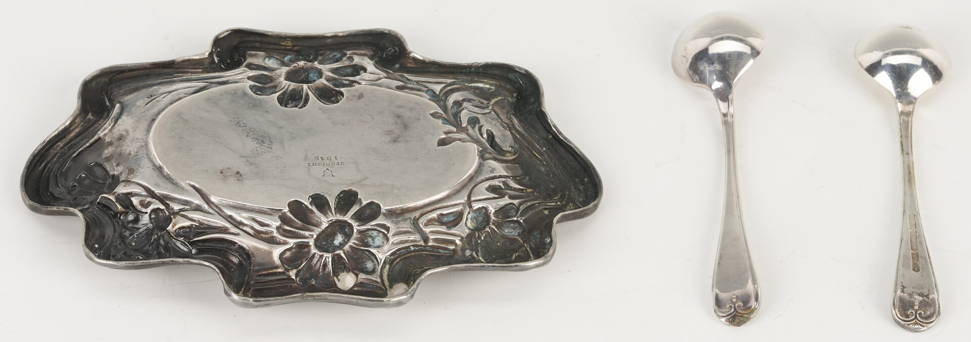 Lot 1309: 6 Silver items incl. Tiffany Silverplated Entree Dish