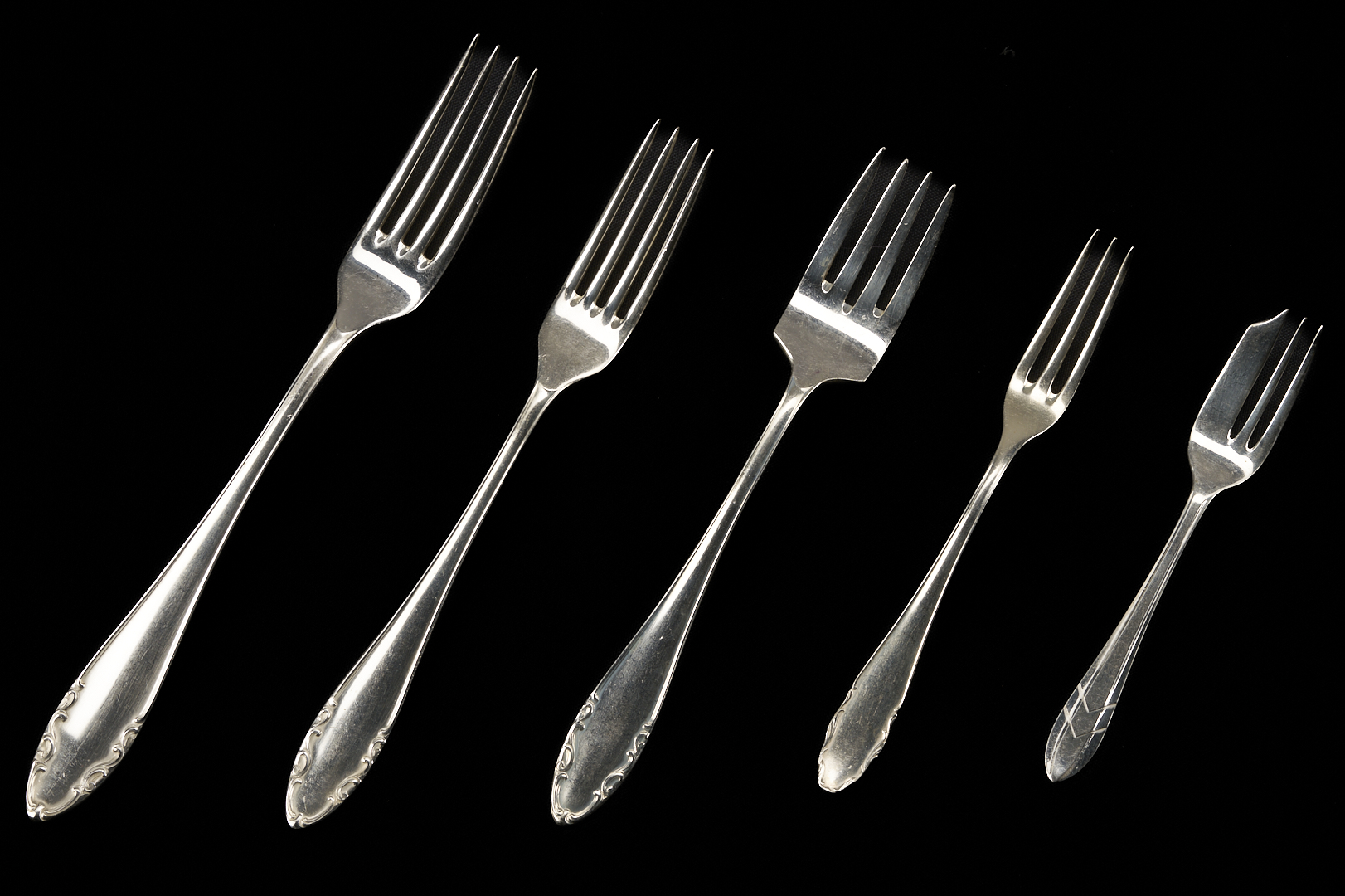Lot 1312: Artkrupp Berndorf Art Deco Era Flatware, 118 pcs