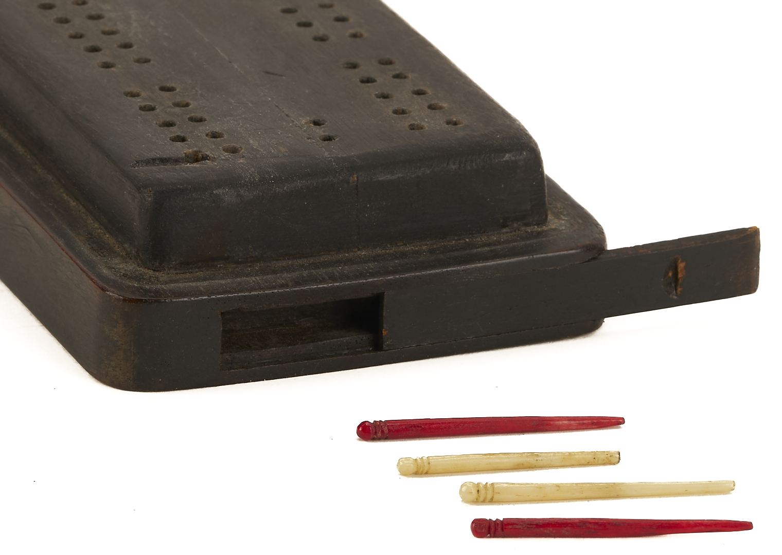 Lot 14: Chinese Smoking and Gaming Items plus 3 Card Cases