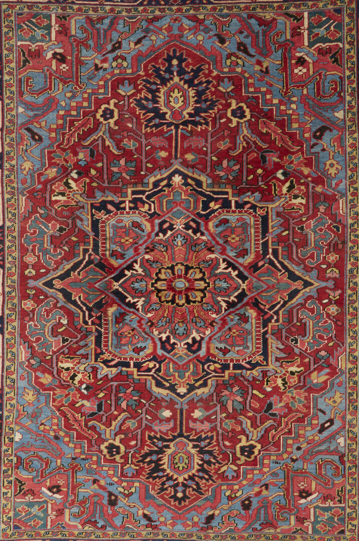 Lot 257: Room Sized Persian Heriz Rug, 9 x 12
