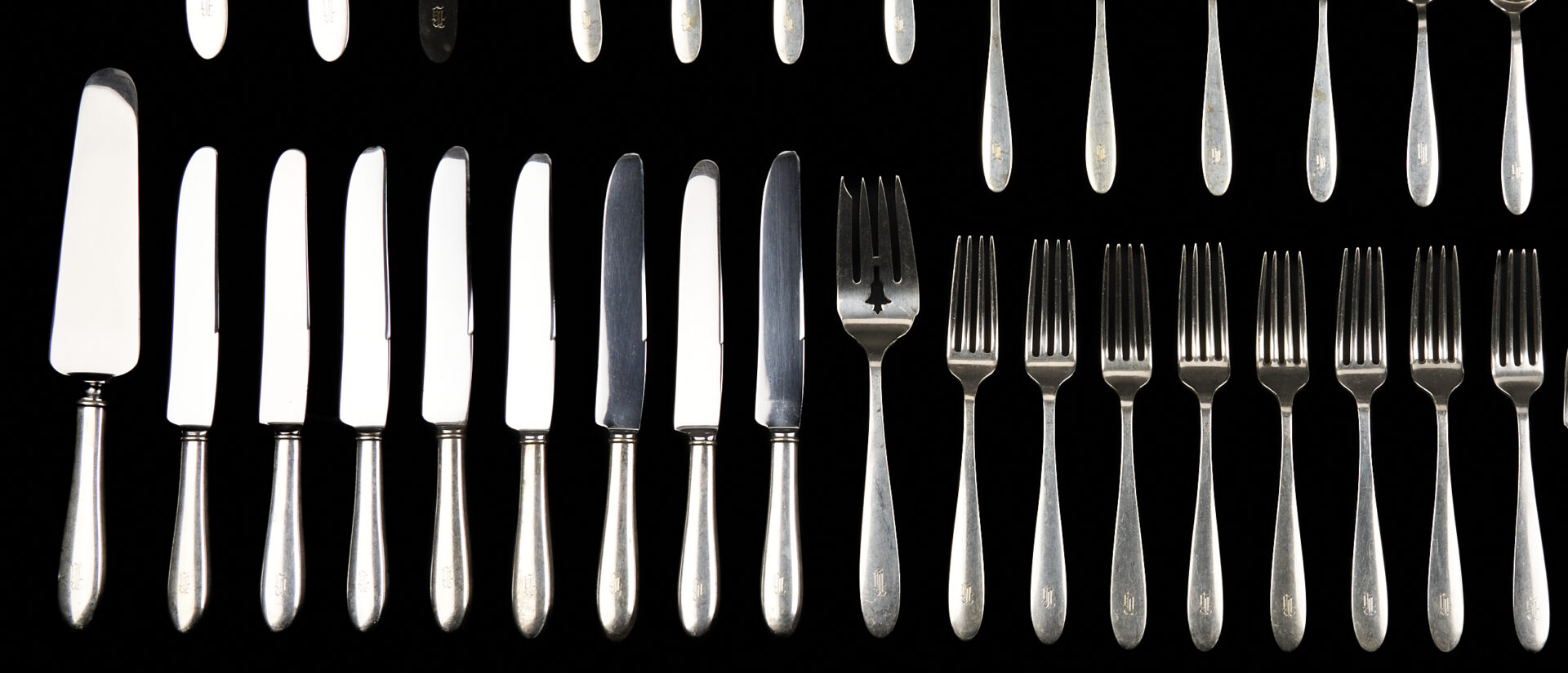 Lot 298: 61 pcs Manchester Sterling Flatware, Puritan Pattern