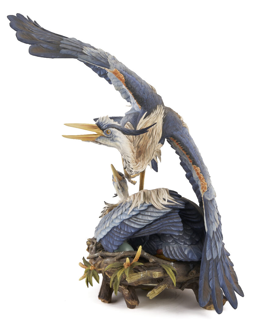 Lot 353: Hutschenreuther Heron Porcelain Sculpture, ‘The Challenge’