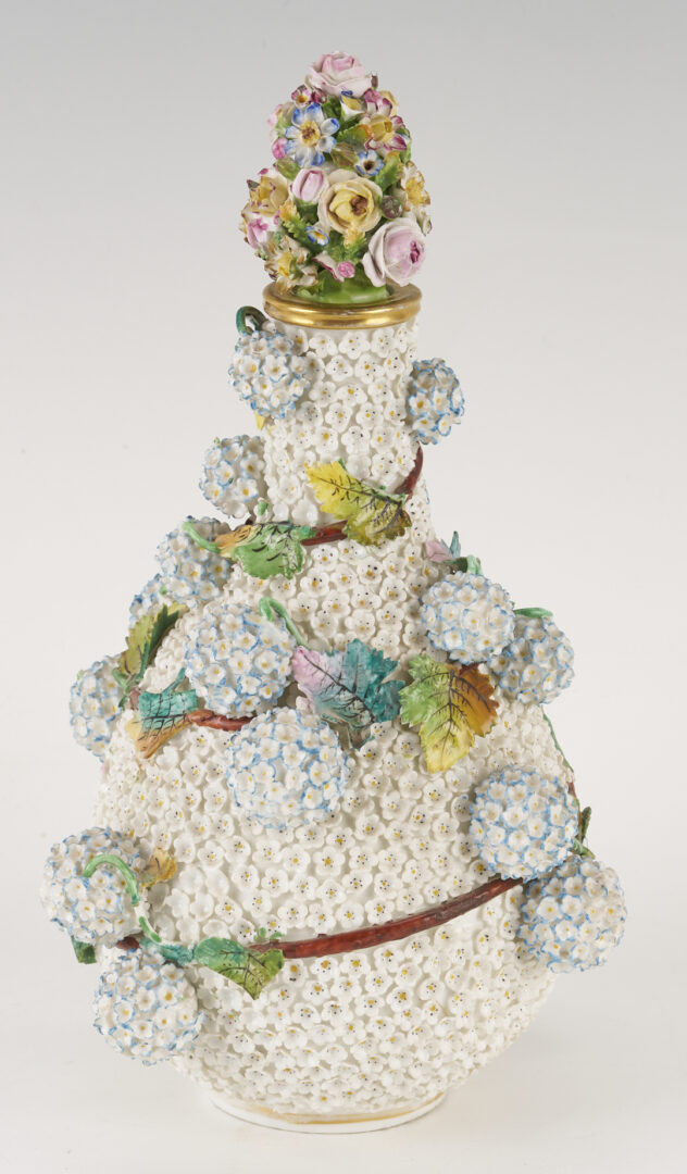 Lot 355: Pr. Meissen or Meissen Style Schneeballen Bottle Vases