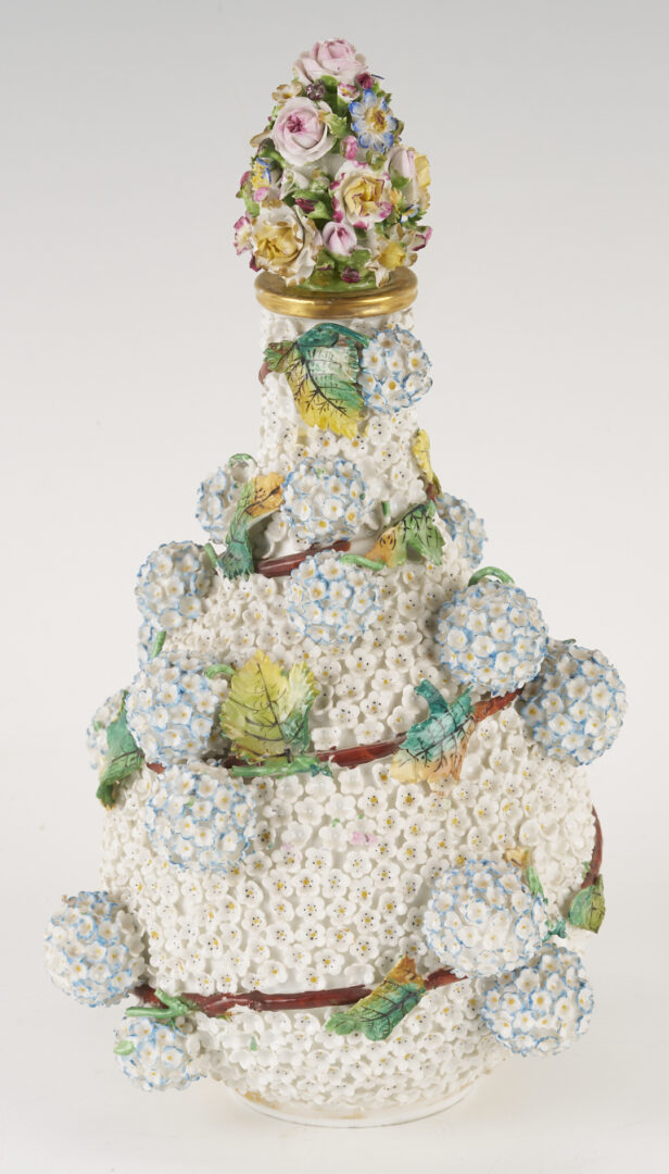 Lot 355: Pr. Meissen or Meissen Style Schneeballen Bottle Vases