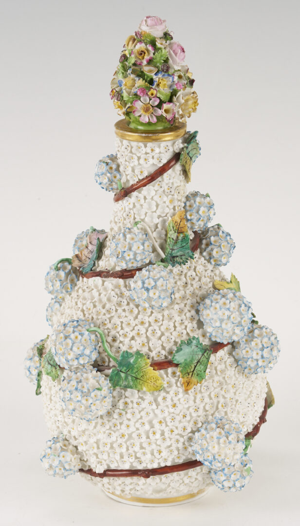 Lot 355: Pr. Meissen or Meissen Style Schneeballen Bottle Vases