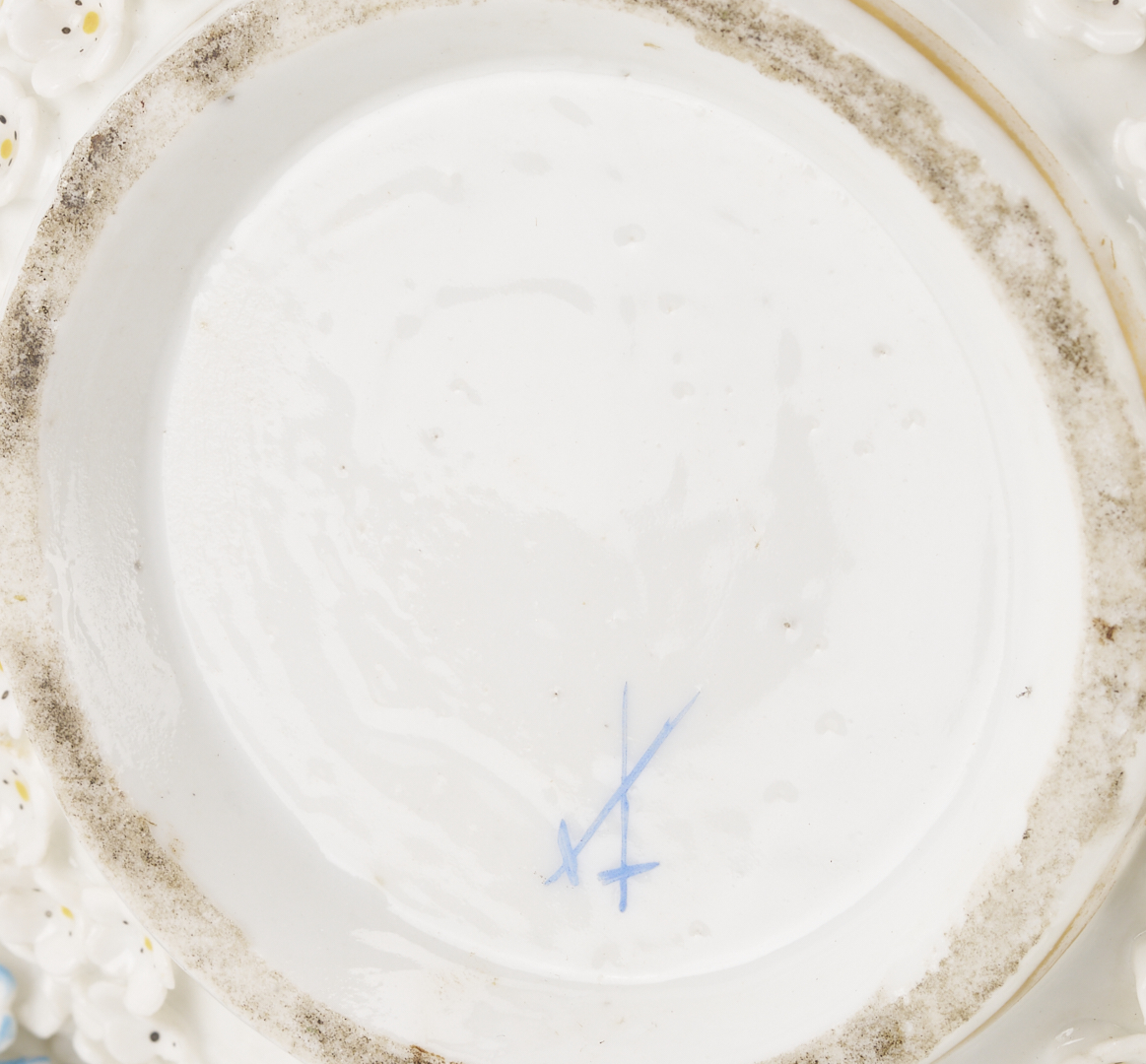 Lot 355: Pr. Meissen or Meissen Style Schneeballen Bottle Vases