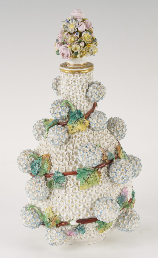 Lot 355: Pr. Meissen or Meissen Style Schneeballen Bottle Vases