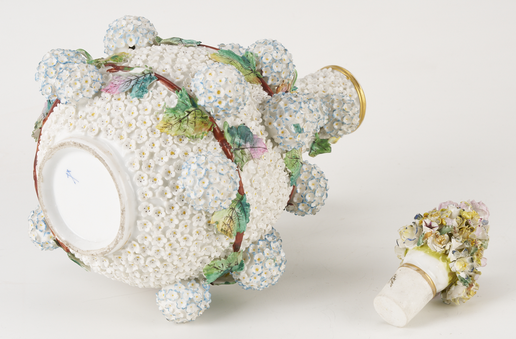 Lot 355: Pr. Meissen or Meissen Style Schneeballen Bottle Vases