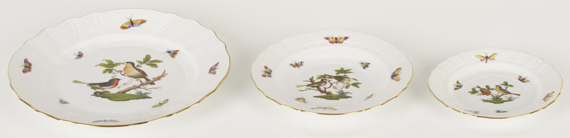 Lot 361: Herend Rothschild Bird Porcelain Dinnerware Service, 69 Pcs.