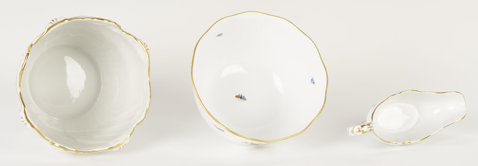 Lot 361: Herend Rothschild Bird Porcelain Dinnerware Service, 69 Pcs.