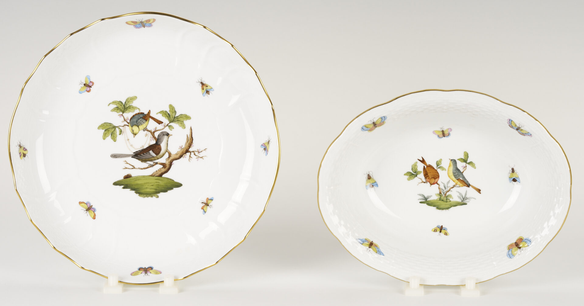 Lot 361: Herend Rothschild Bird Porcelain Dinnerware Service, 69 Pcs.
