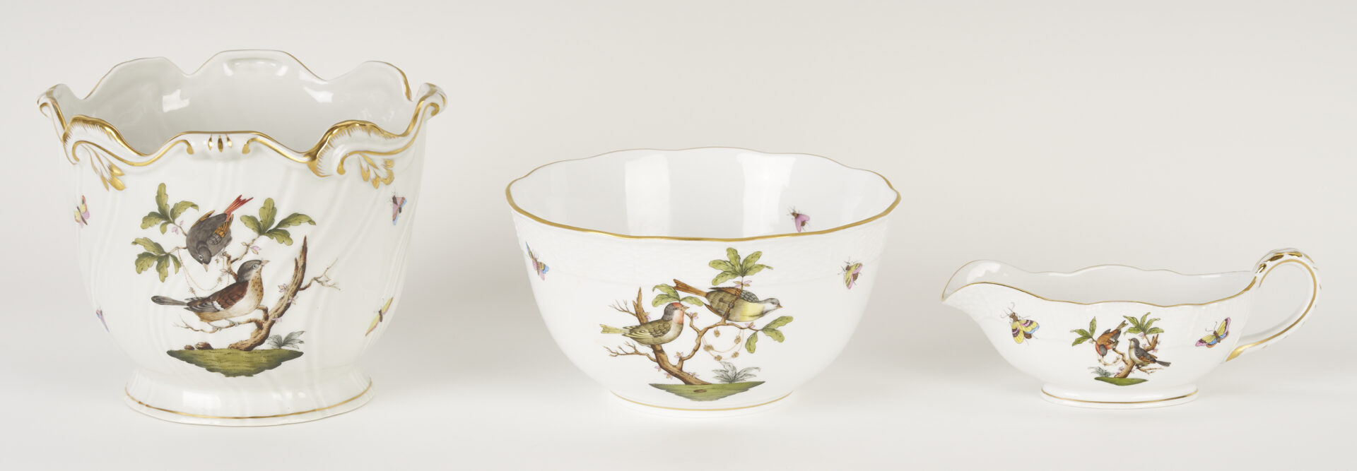 Lot 361: Herend Rothschild Bird Porcelain Dinnerware Service, 69 Pcs.