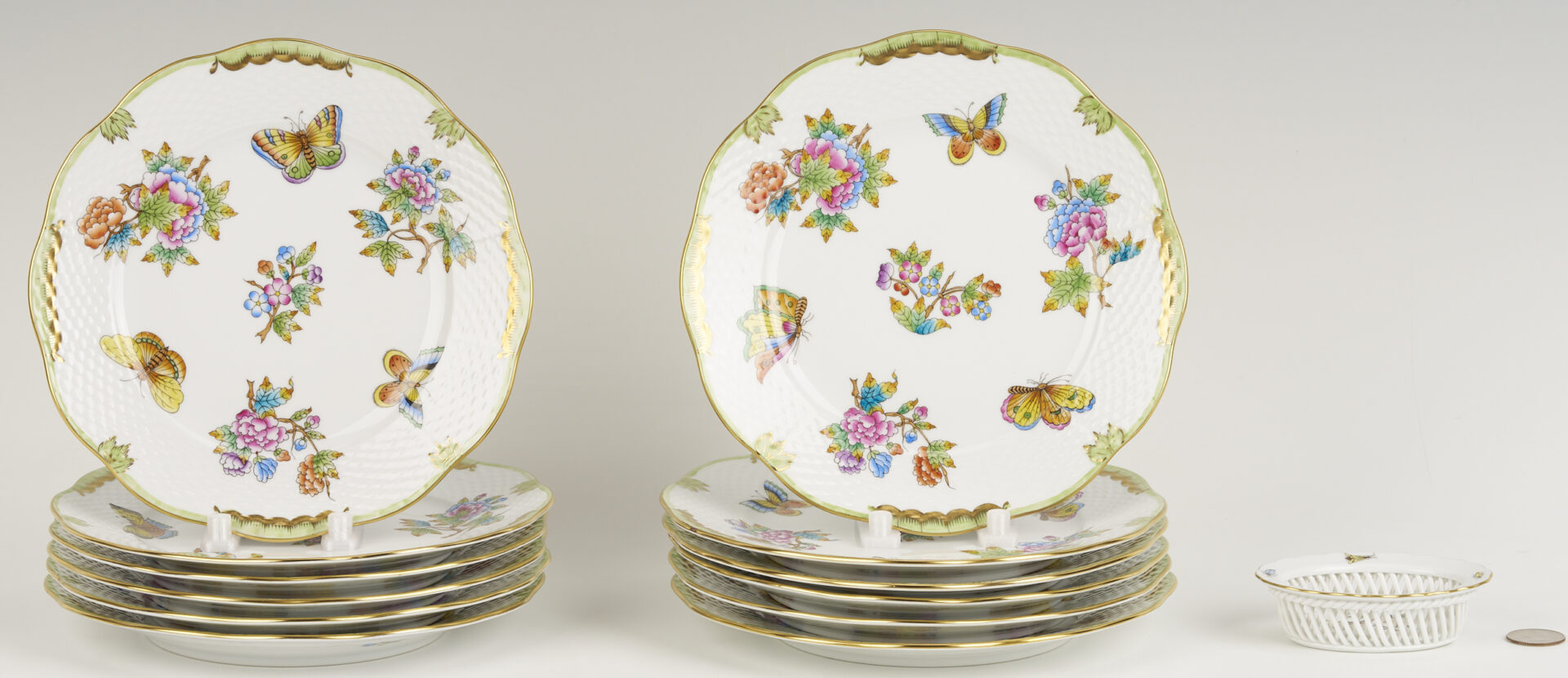 Lot 362: 13 Pcs. Herend Porcelain, 12 Queen Victoria Salad Plates & 1 Rothschild Bird Open Weave Basket,
