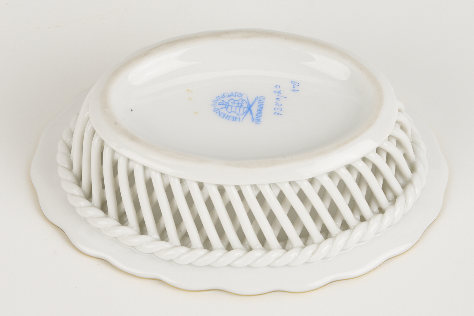 Lot 362: 13 Pcs. Herend Porcelain, 12 Queen Victoria Salad Plates & 1 Rothschild Bird Open Weave Basket,