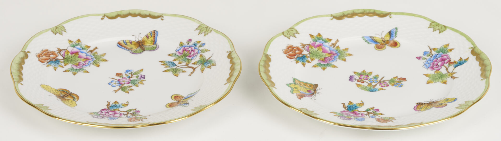 Lot 362: 13 Pcs. Herend Porcelain, 12 Queen Victoria Salad Plates & 1 Rothschild Bird Open Weave Basket,