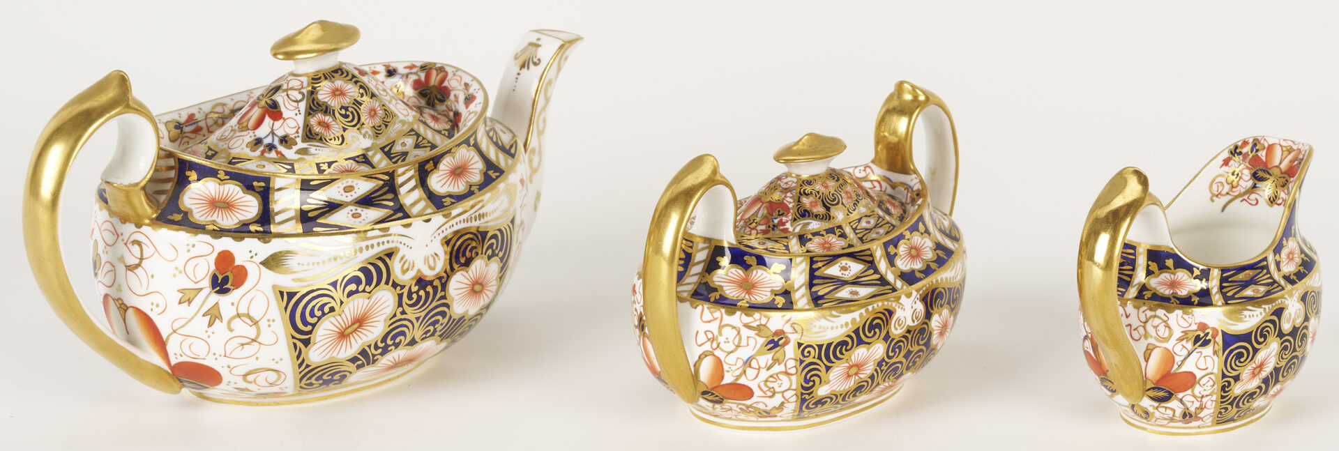 Lot 363: Royal Crown Derby Imari Porcelain Dessert Set