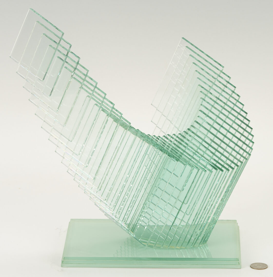 Lot 376: Niyoko Ikuto Green Glass Sculpture
