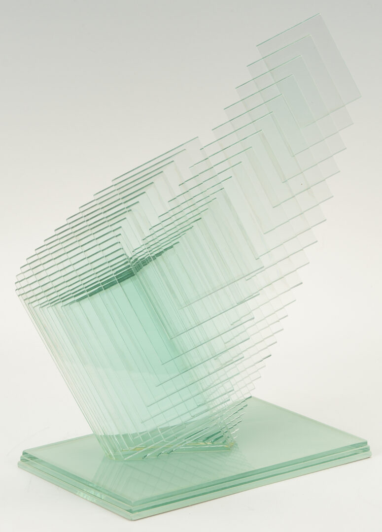 Lot 376: Niyoko Ikuto Green Glass Sculpture