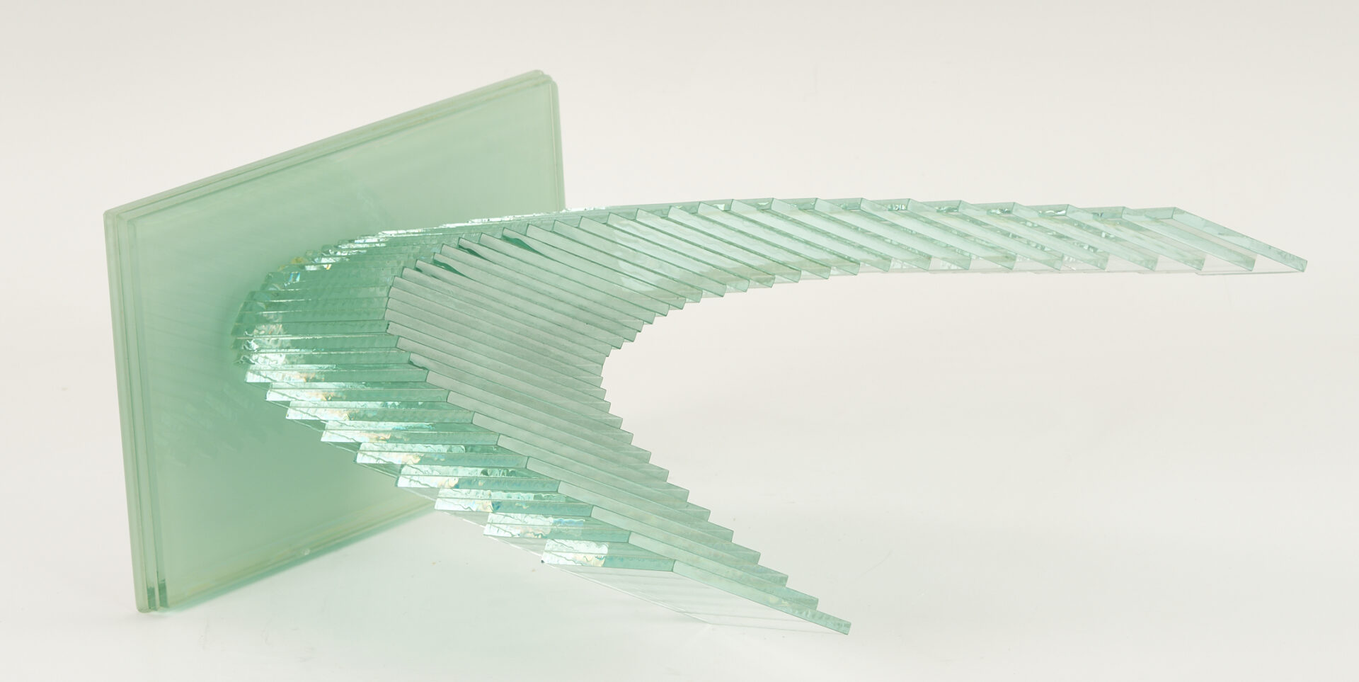 Lot 376: Niyoko Ikuto Green Glass Sculpture