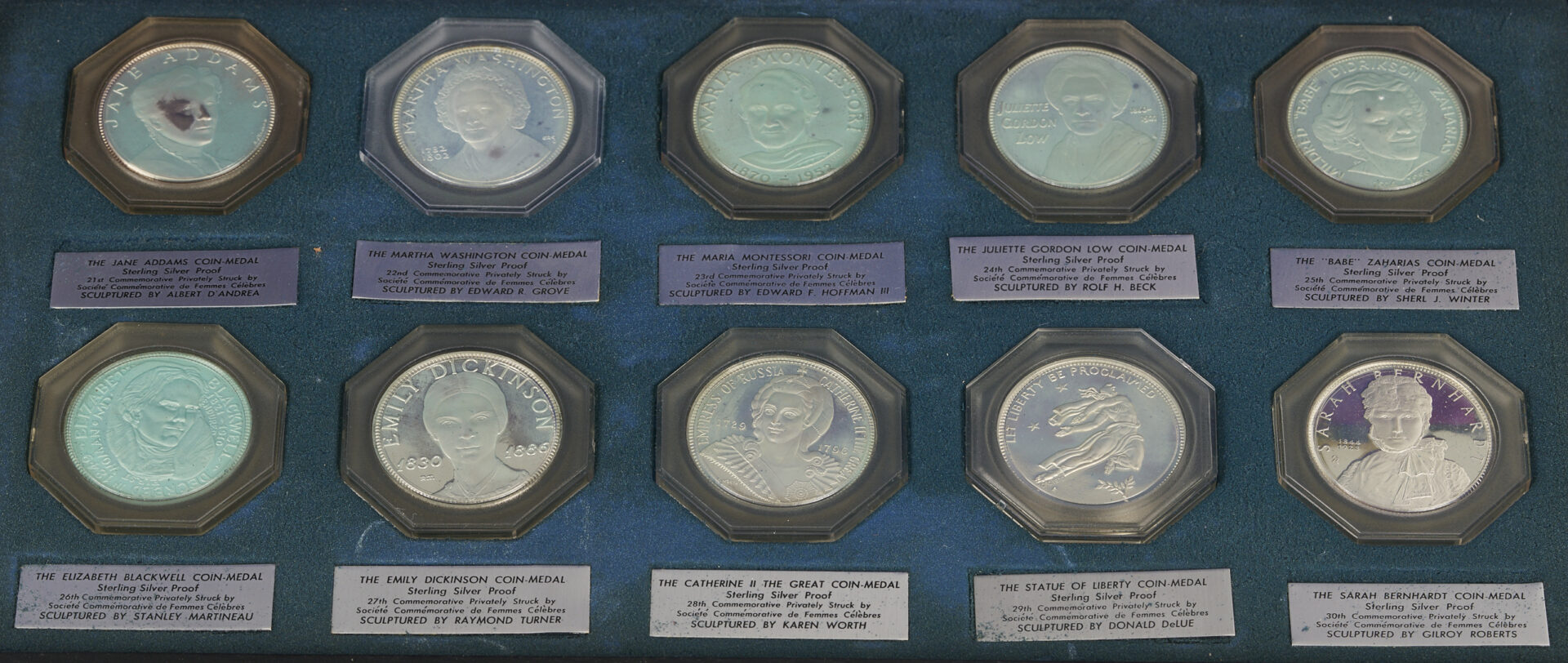 Lot 528: 35 Societe Commemorative de Femmes Celebres Sterling Silver Medals, 29 oz