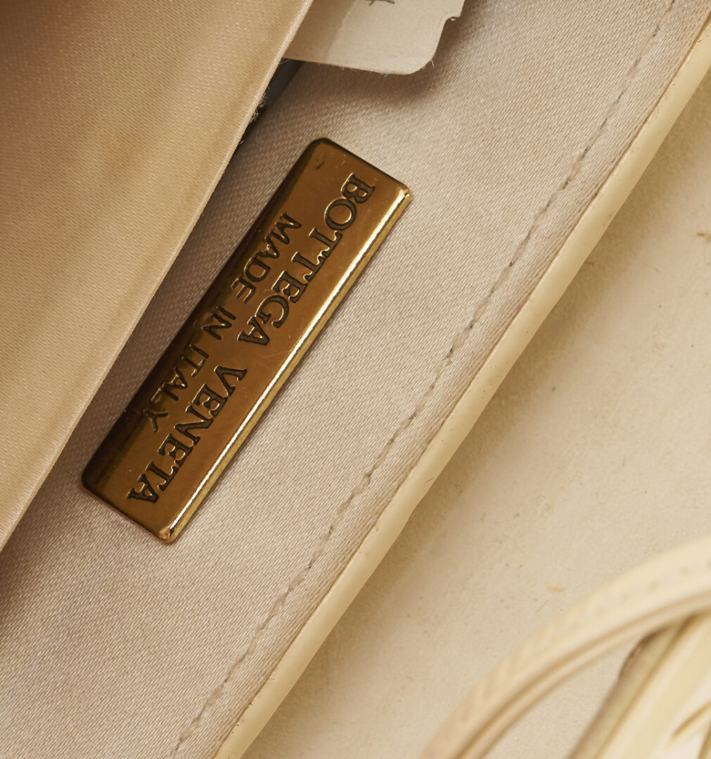 Lot 570: 4 Bottega Veneta Intrecciato Purses and Totes plus 2 others