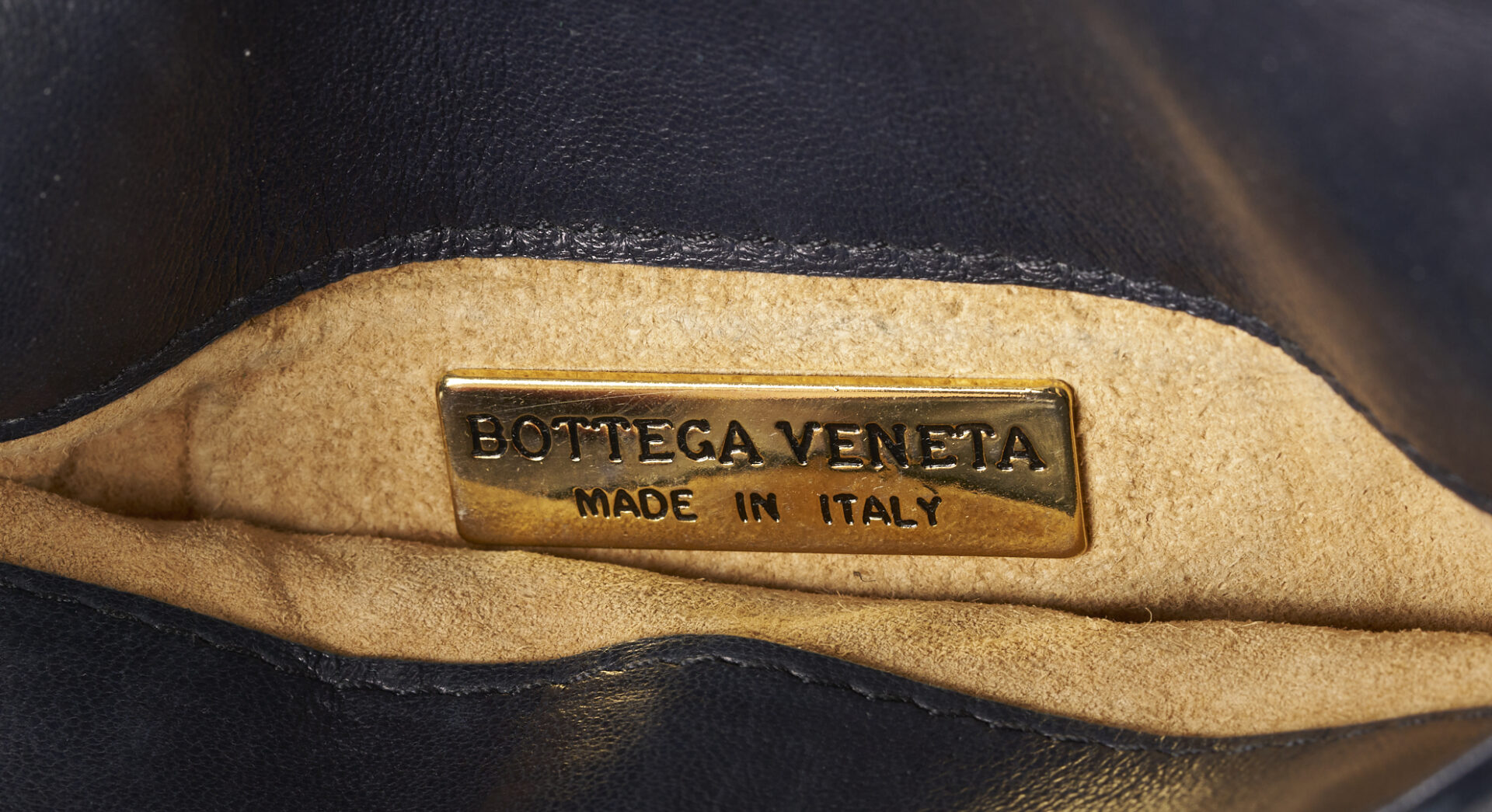 Lot 570: 4 Bottega Veneta Intrecciato Purses and Totes plus 2 others