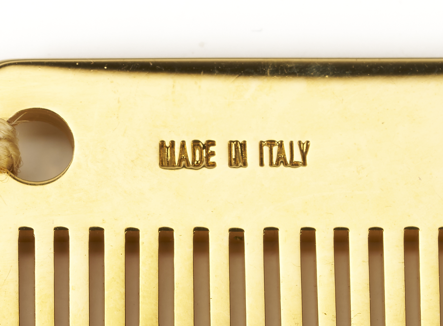 Lot 572: 3 Judith Leiber Evening Purses & Accessories