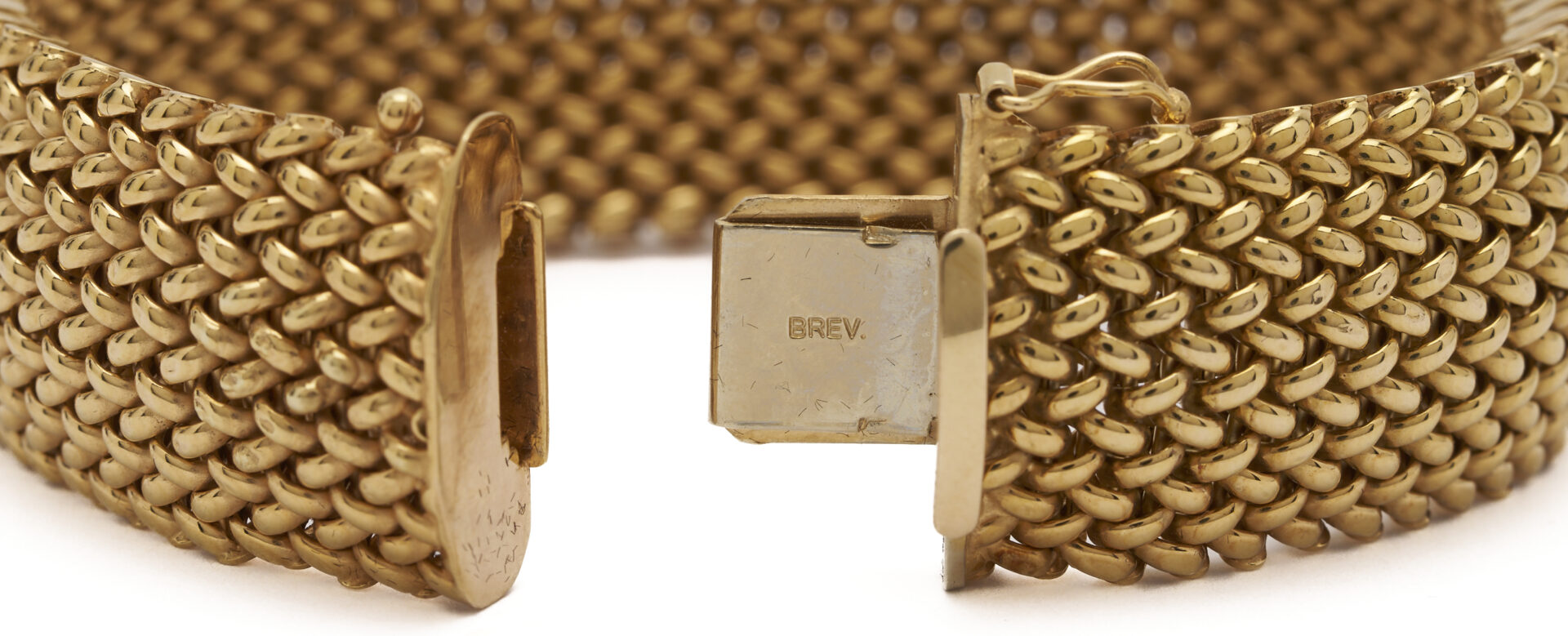 Lot 578: 14K Yellow Gold Mesh Bracelet