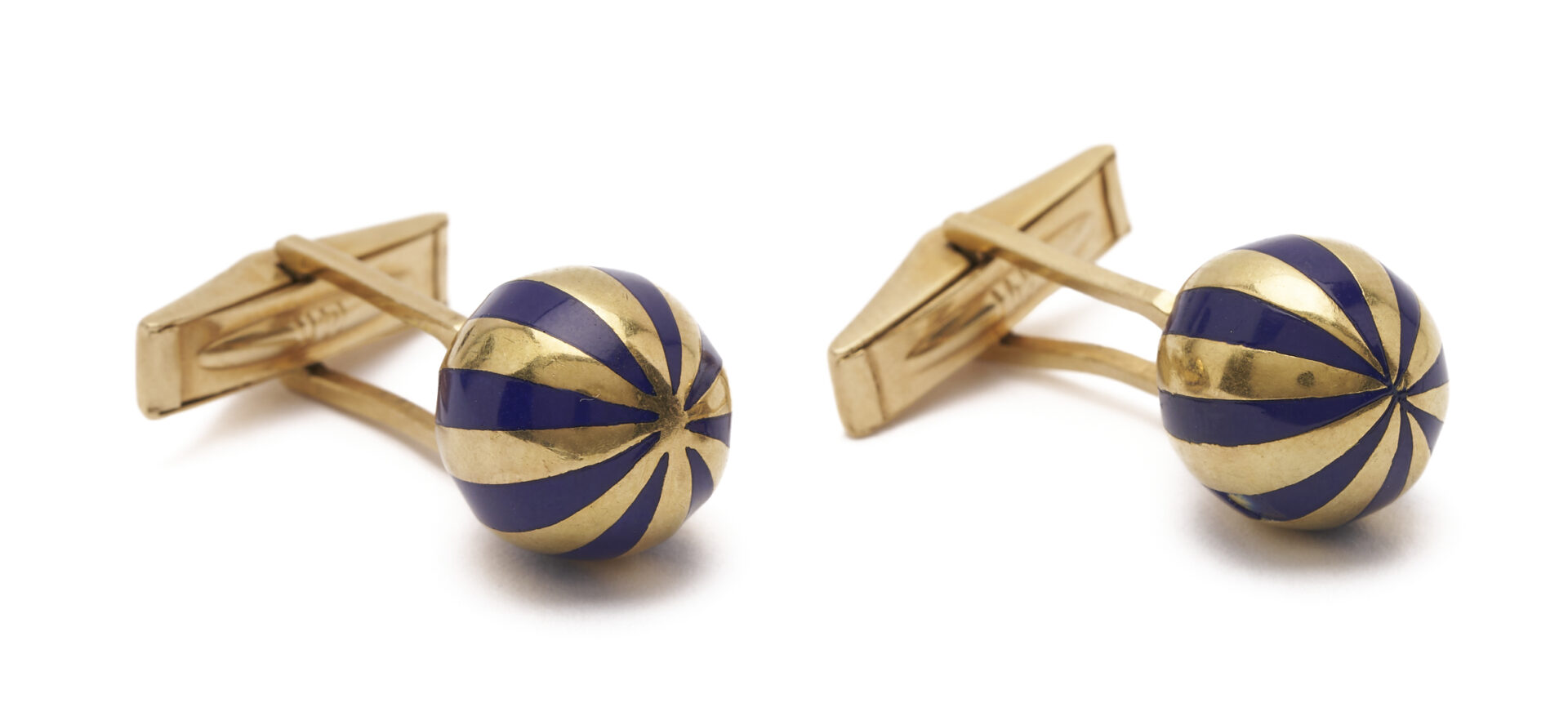 Lot 583: 2 Pairs of 14K Gold Cufflinks