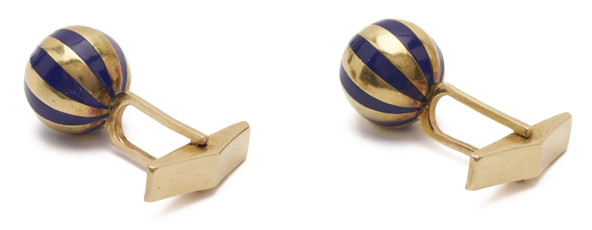 Lot 583: 2 Pairs of 14K Gold Cufflinks