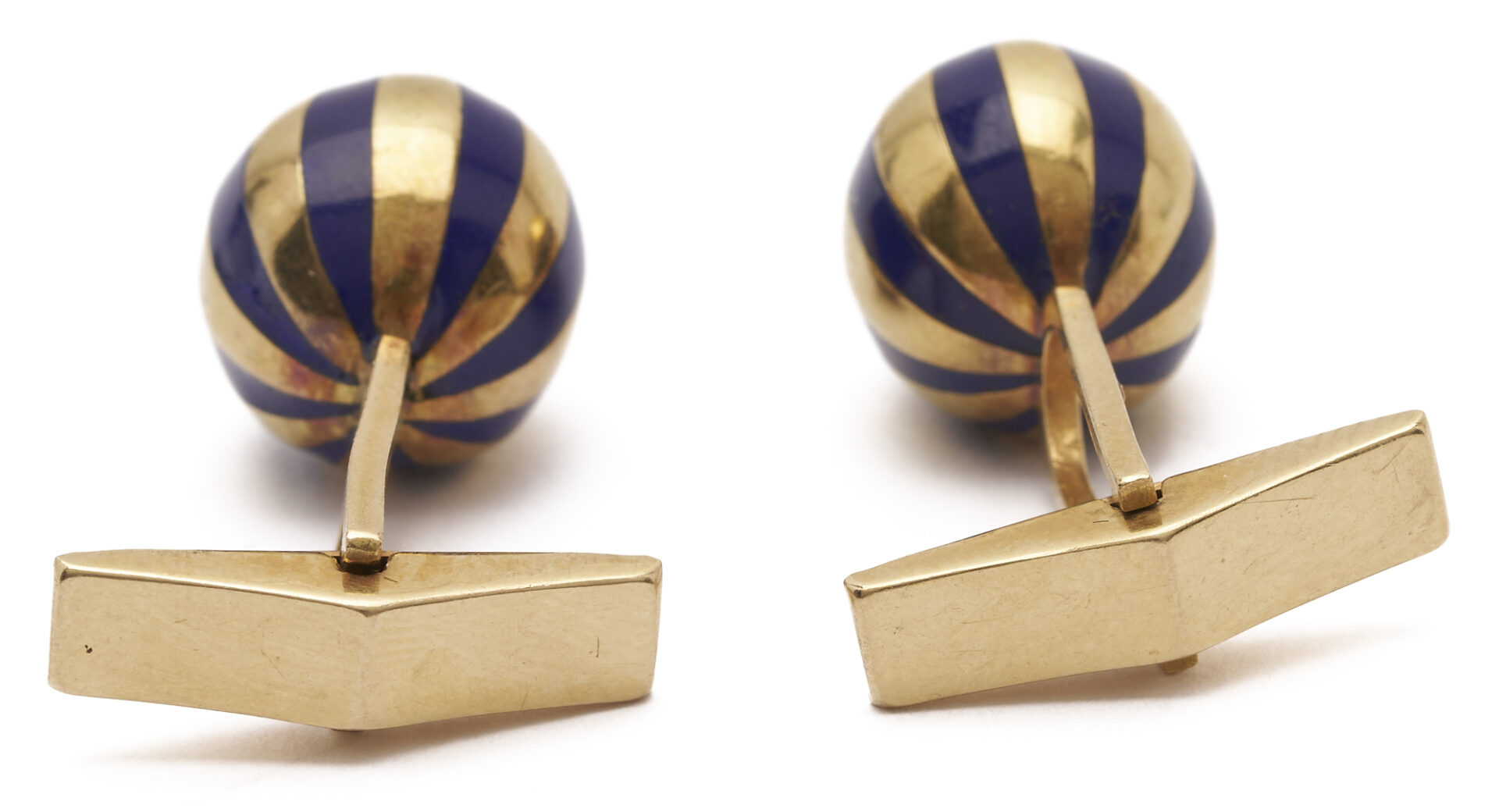 Lot 583: 2 Pairs of 14K Gold Cufflinks