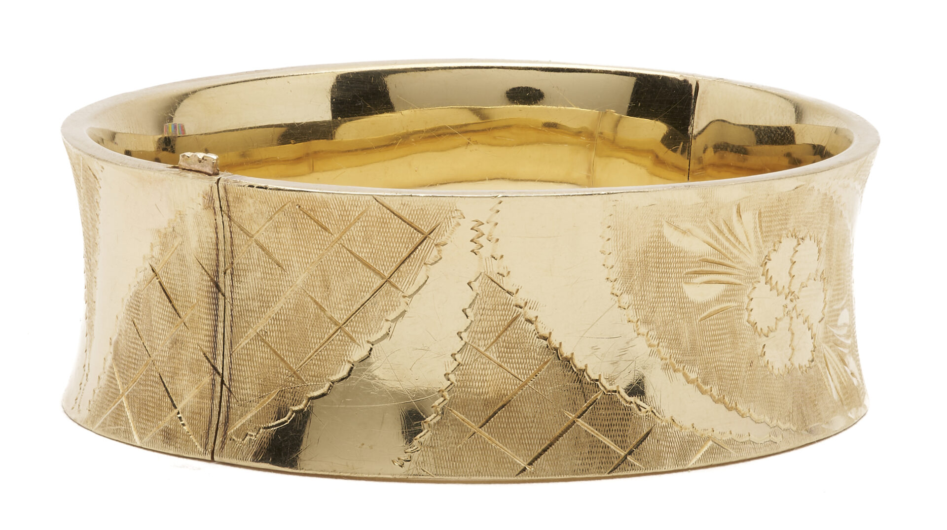 Lot 586: 14K Gold Bangle Bracelet