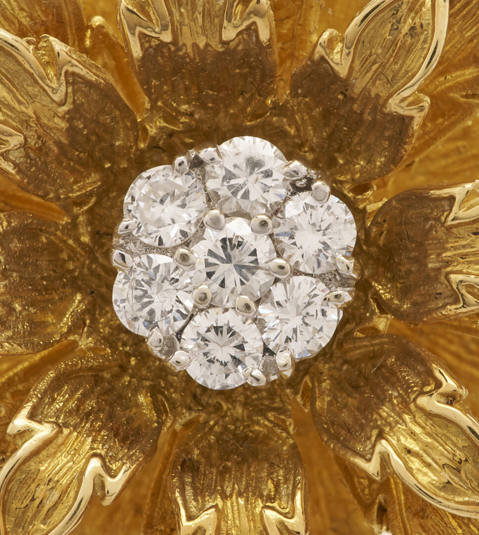 Lot 592: 18K Gold & Diamond Flower Brooch
