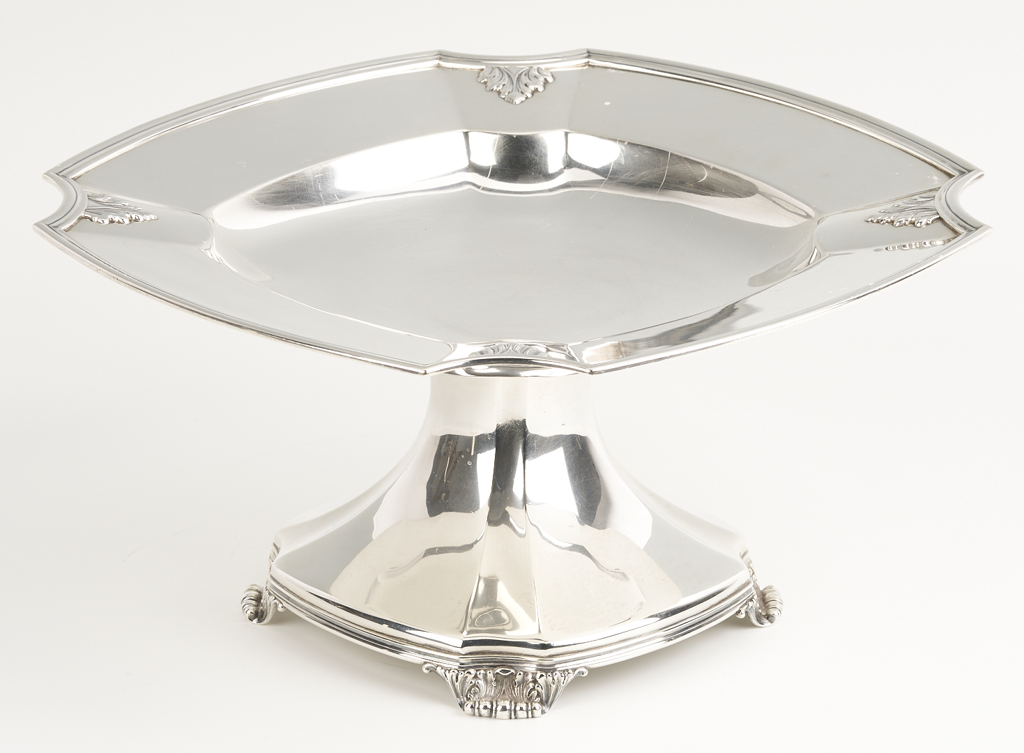 Lot 614: Whiting Sterling Centerpiece/Tazza